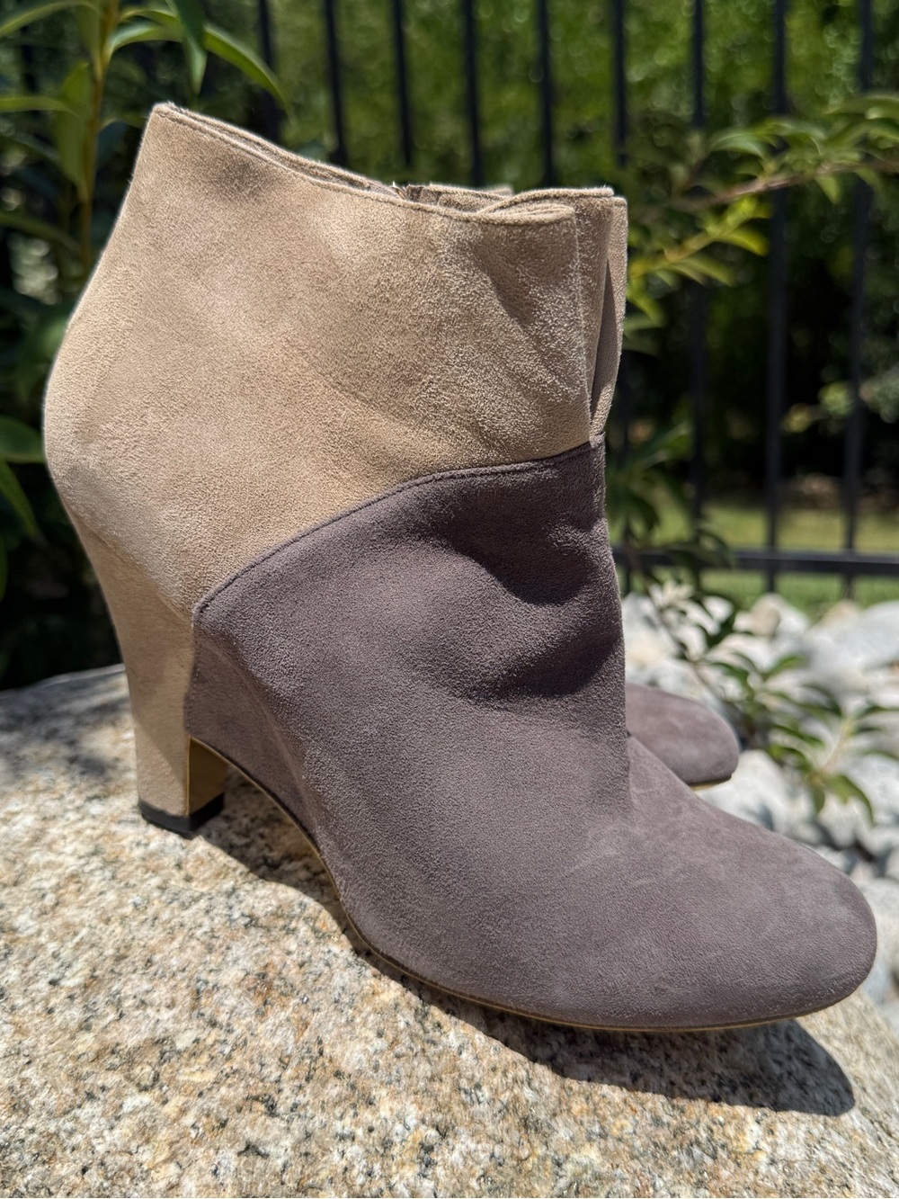 Salvatore Ferragamo Suede Ankle Booties Taupe Gray Gold Italy Women’s 7.5 D